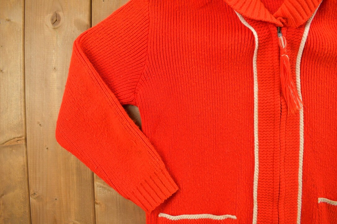 Vintage 1950s Red Collared Cardigan Knit Sweater / Outdoor / Winter Theme / Wool Pullover Sweatshirt / Outerwear / True Vintage