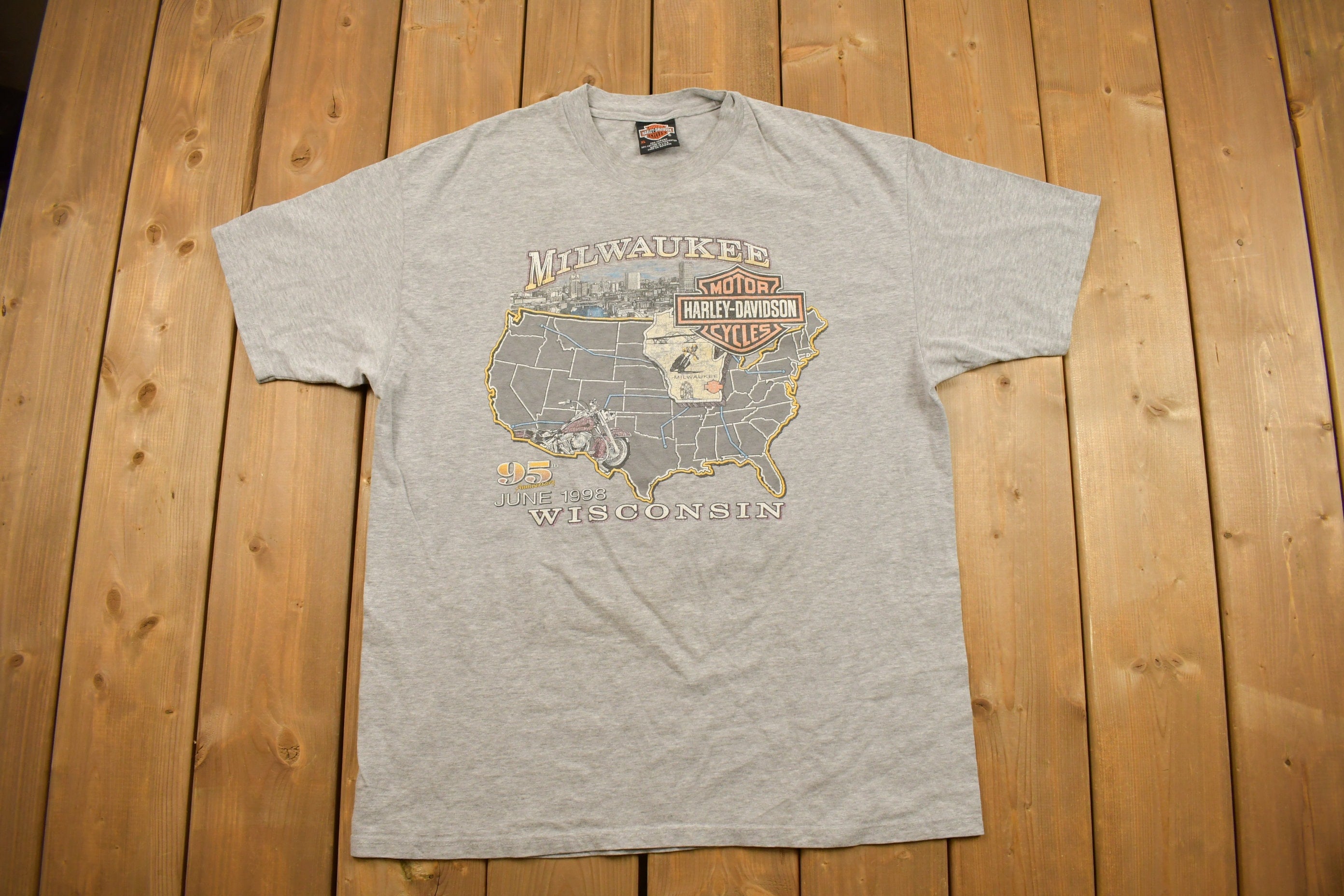 Vintage 1998 Milwaukee Harley Davidson T-Shirt