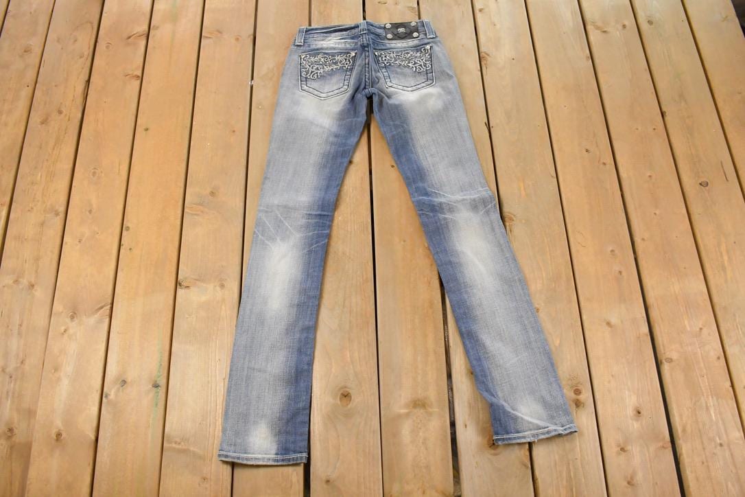Vintage Deadstock Y2K Miss Me Bedazzled Low Rise Jeans Women's Size 26x31