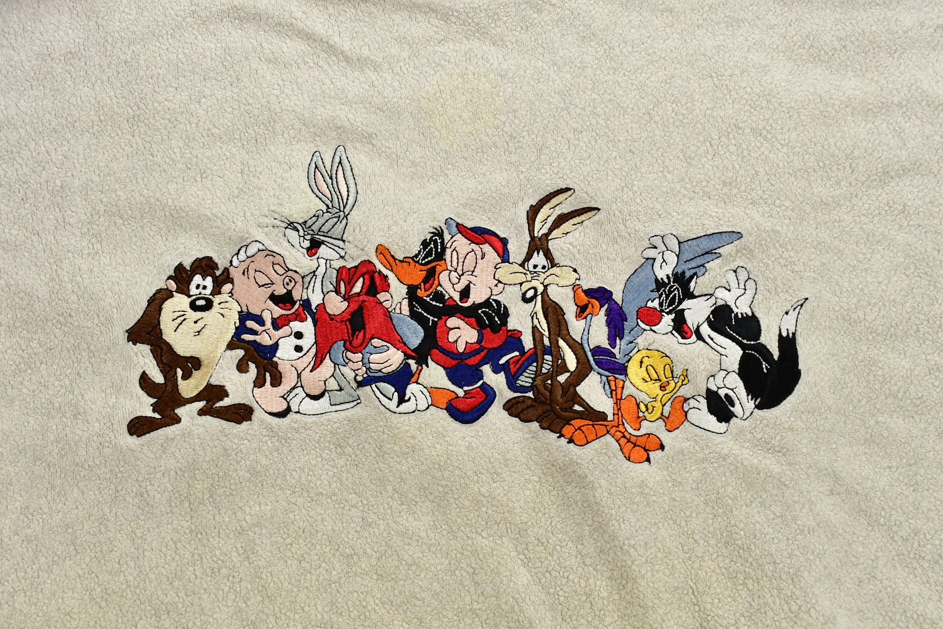 Vintage 1998 Looney Tunes Embroidered Crewneck