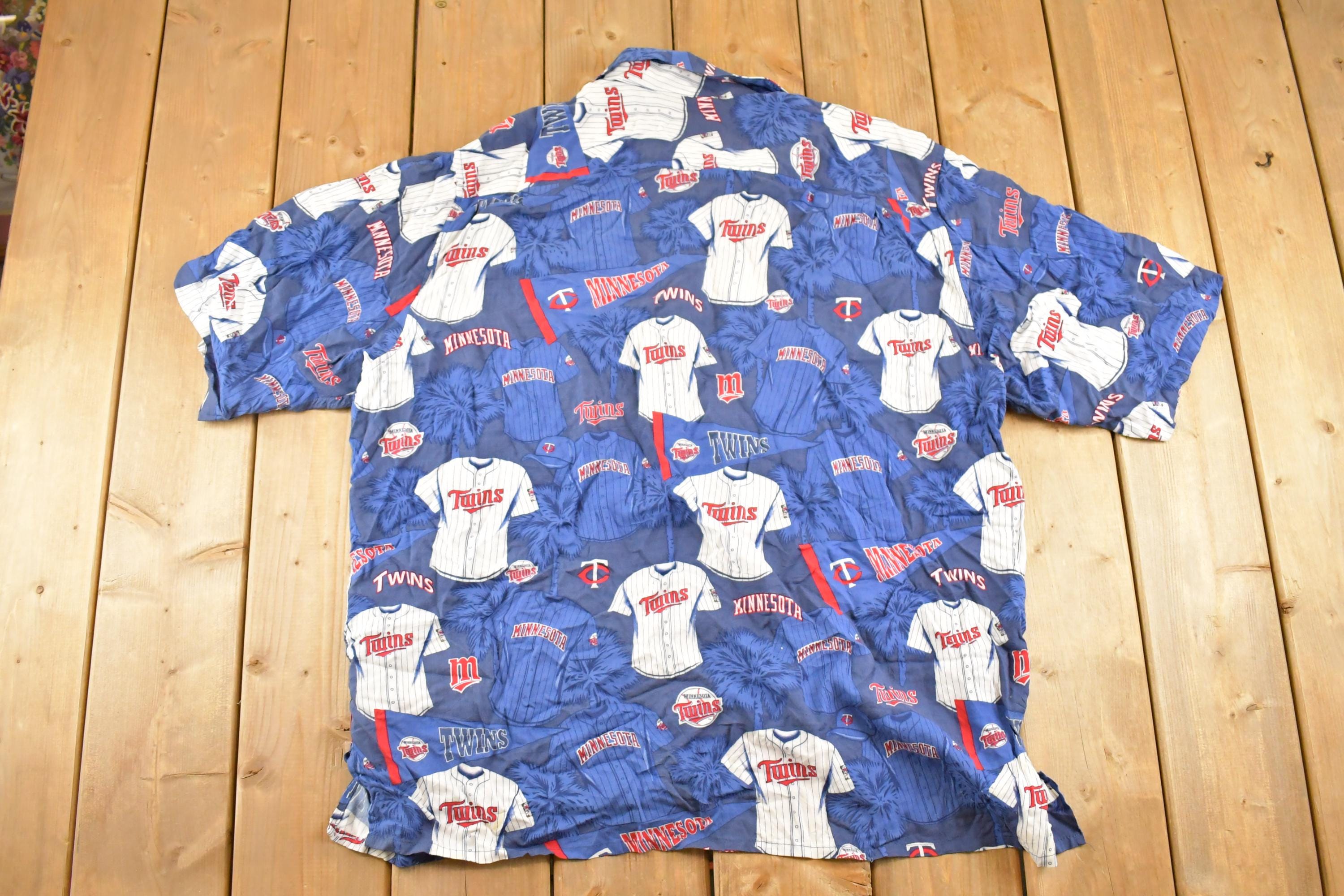 Vintage 1990s Minnesota Twins MLB Button Up Shirt Men's XL / MLB Baseball Graphic / Single Stitch Tee / 90s Sportswear / Fan Apparel