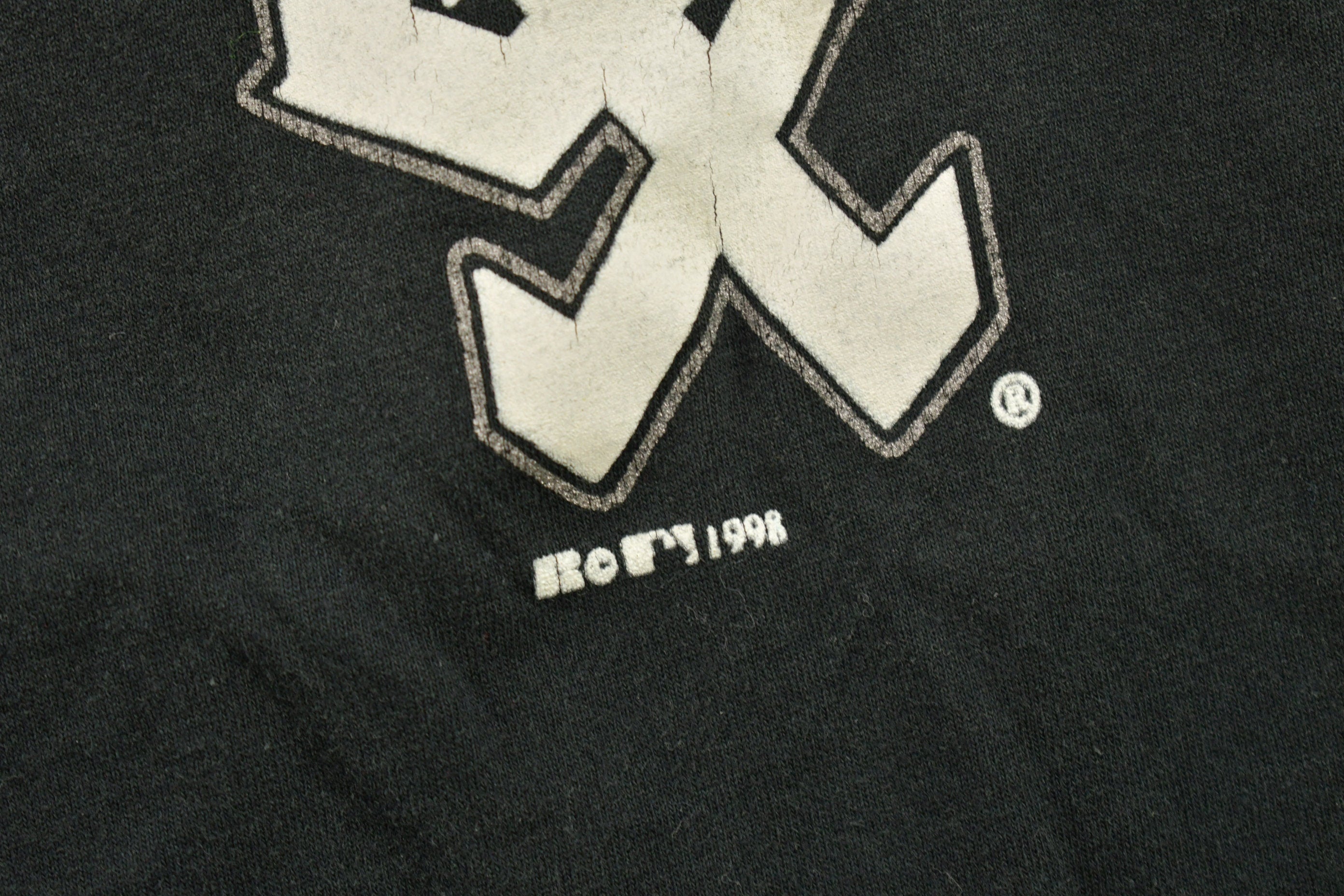 Vintage 1998 Chicago White Sox MLB Russell Athletics Henley T-Shirt