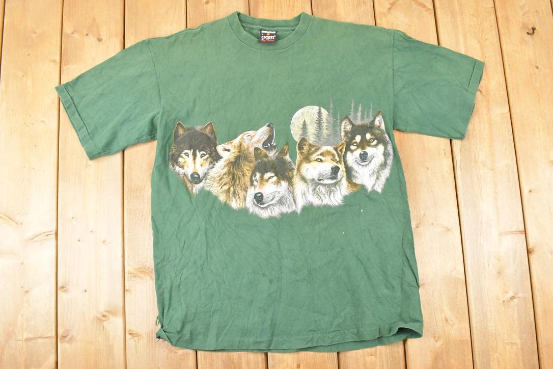 Vintage 1990s Howling Wolves Outdoorsman Souvenir T-Shirt Men's M