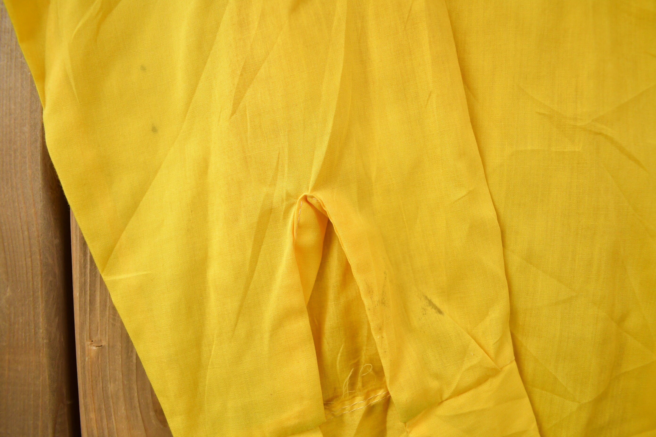 Vintage 1960s Blank Yellow Tapered N' Tails Button Up Shirt  Spear Collar Shirt  1960s Button Up  Vintage Flannel  Basic Button Up