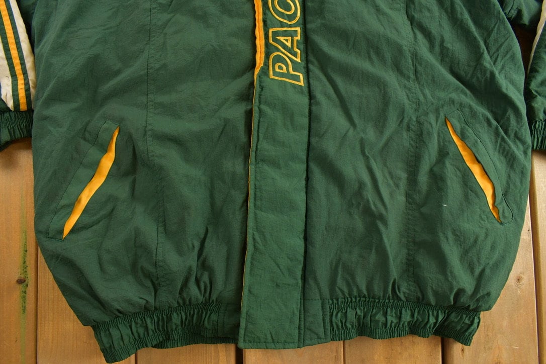 Vintage 1990s Green Bay Packers Pro Line Zip Up Puffer Jacket