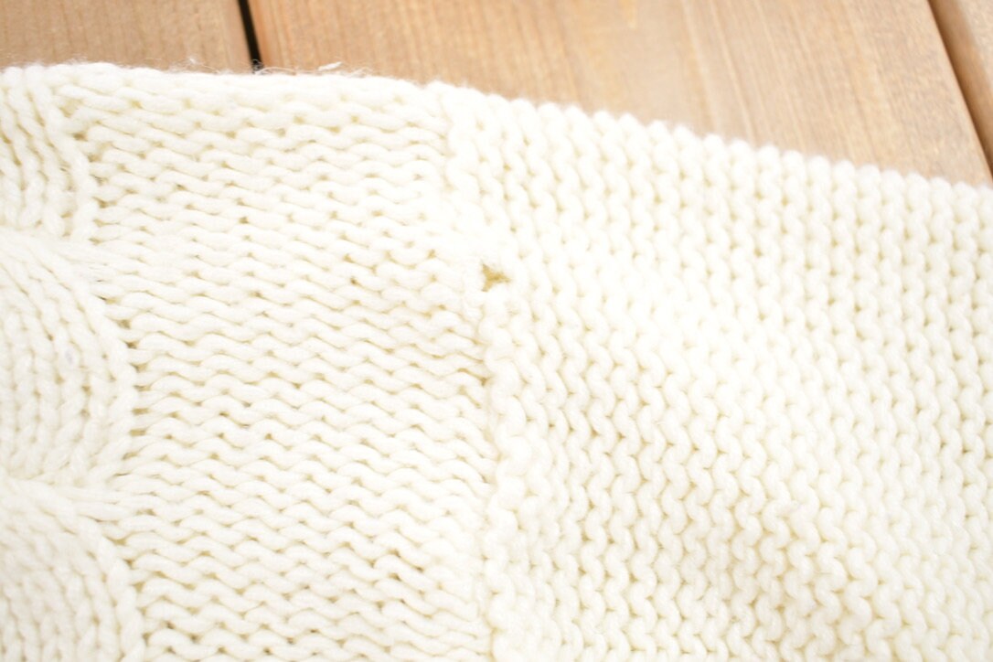 Vintage 1990s Blank White 3D Cable Knit Crewneck Sweater