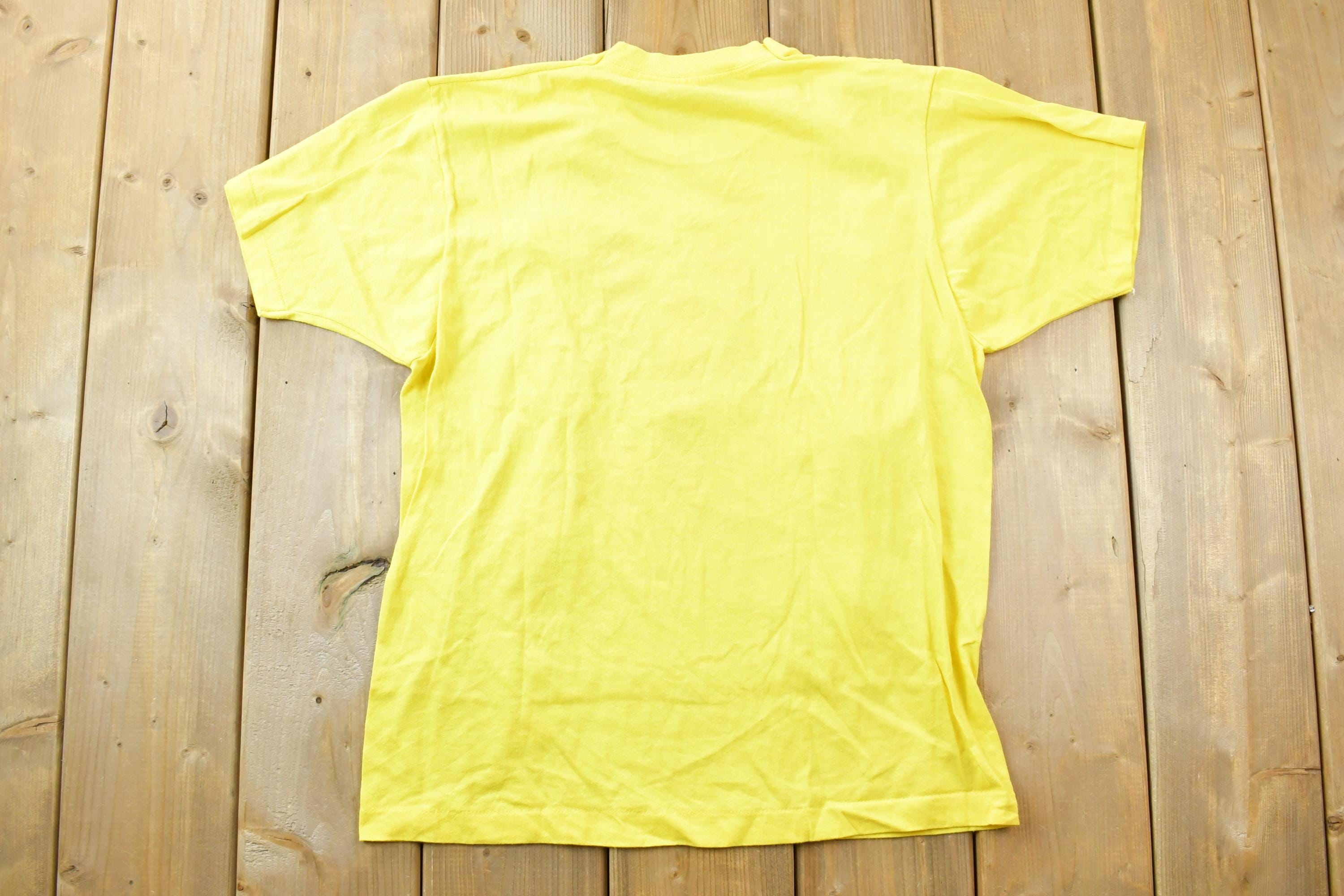 Vintage 1990s Phoebes Seafood Restaurant Souvenir T-Shirt