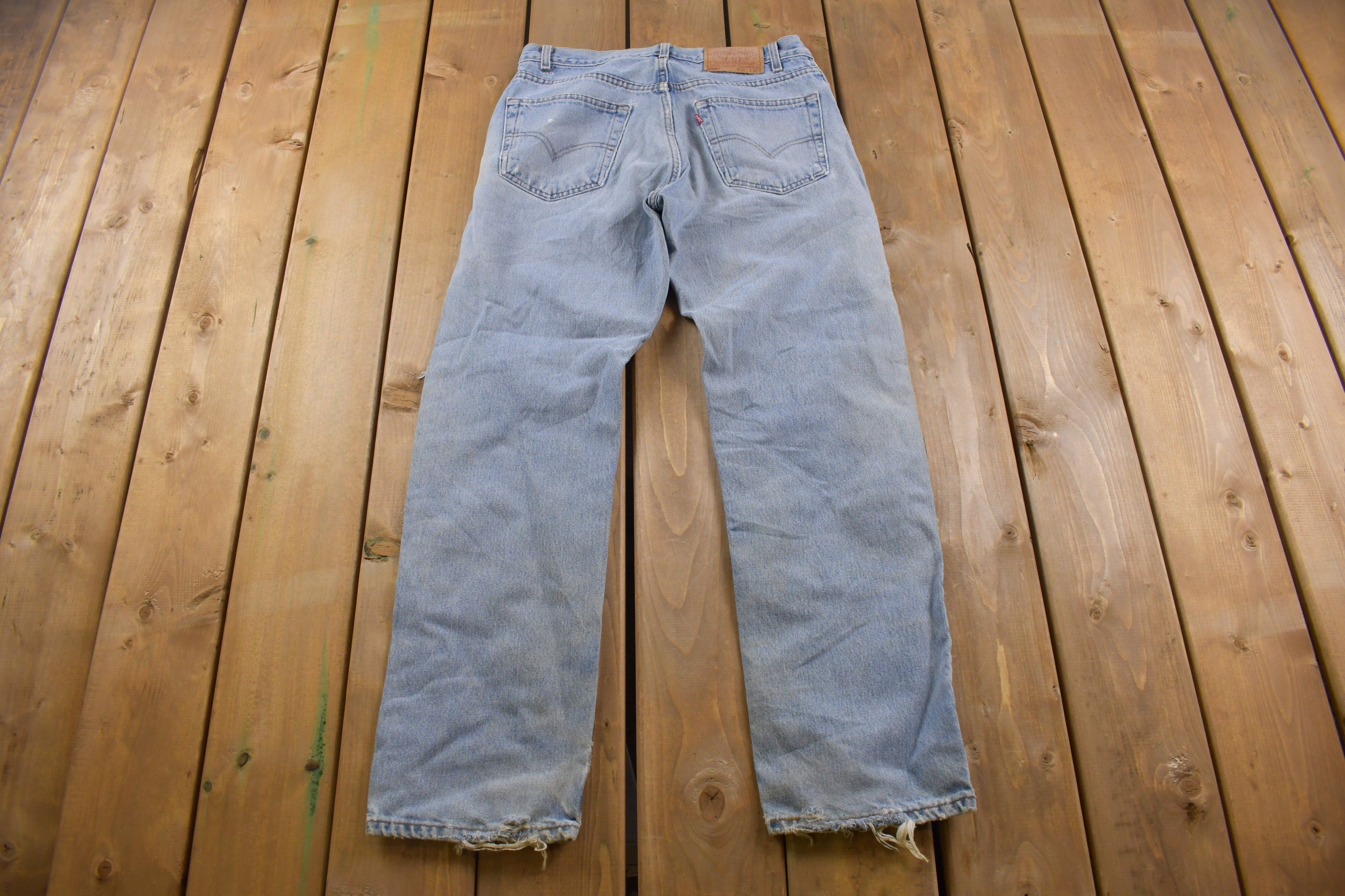 Vintage 1990s Blown Out Knee Rips Levi's 505 Red Tab Jeans Size 32 x 30
