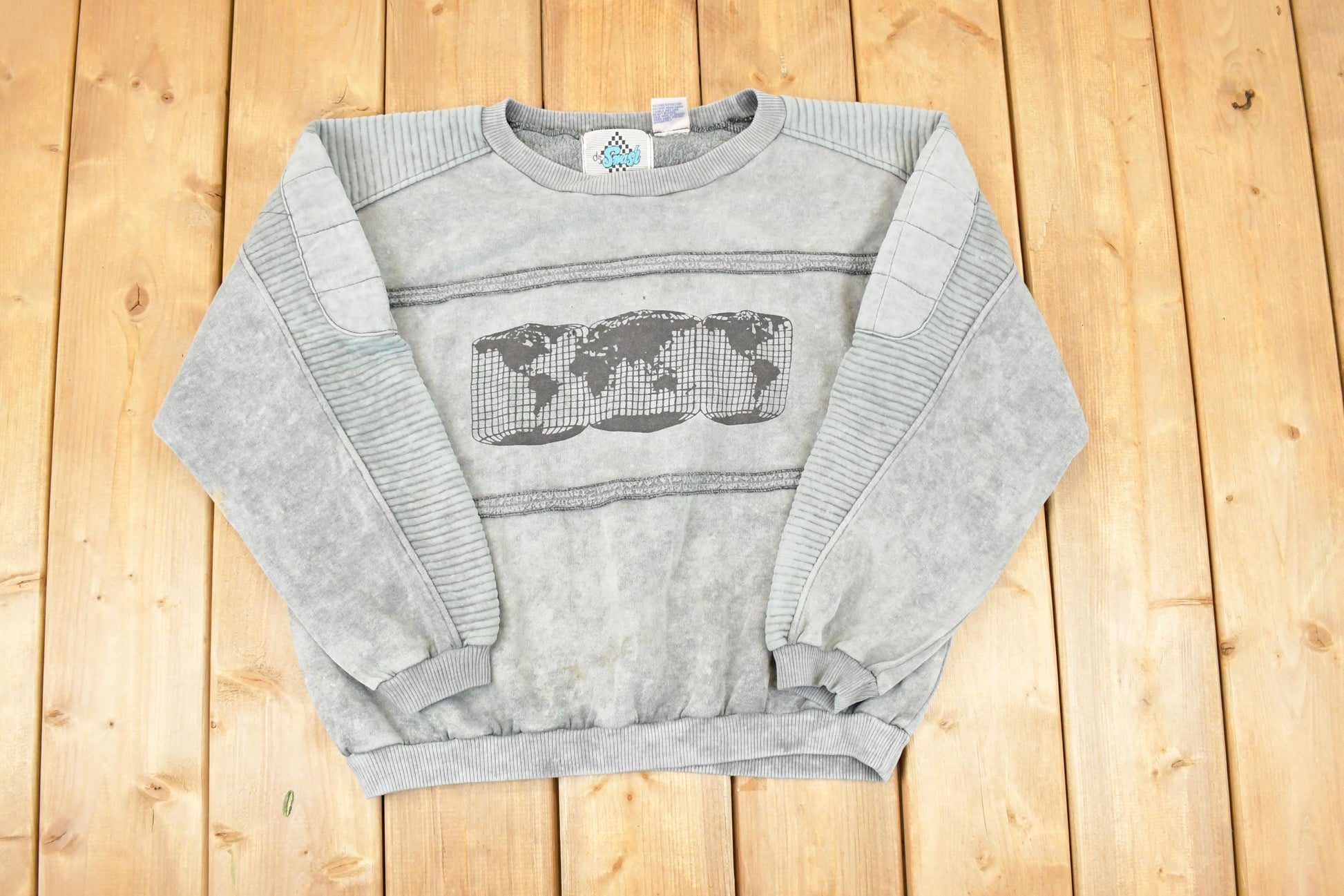 Vintage 1990s Dj Smash Worldwide Graphic Print Crewneck Sweatshirt Men's L / 90's Destination Sweater