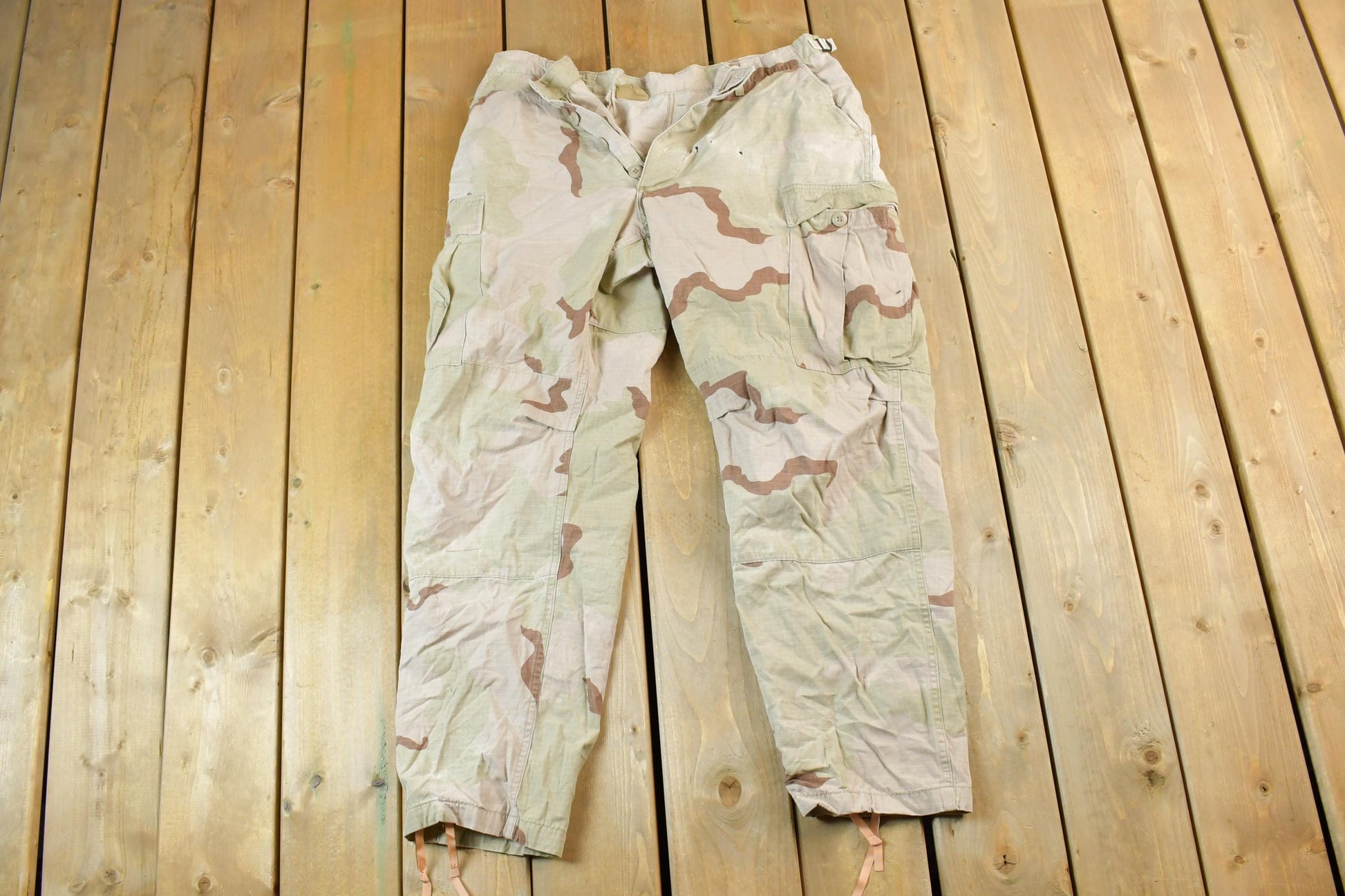 Vintage 1990s Desert Camouflage Cargo Pants Size 38x29 / Army Streetwear / Army Pants / Military Pant's / Vintage Cargos / Made In