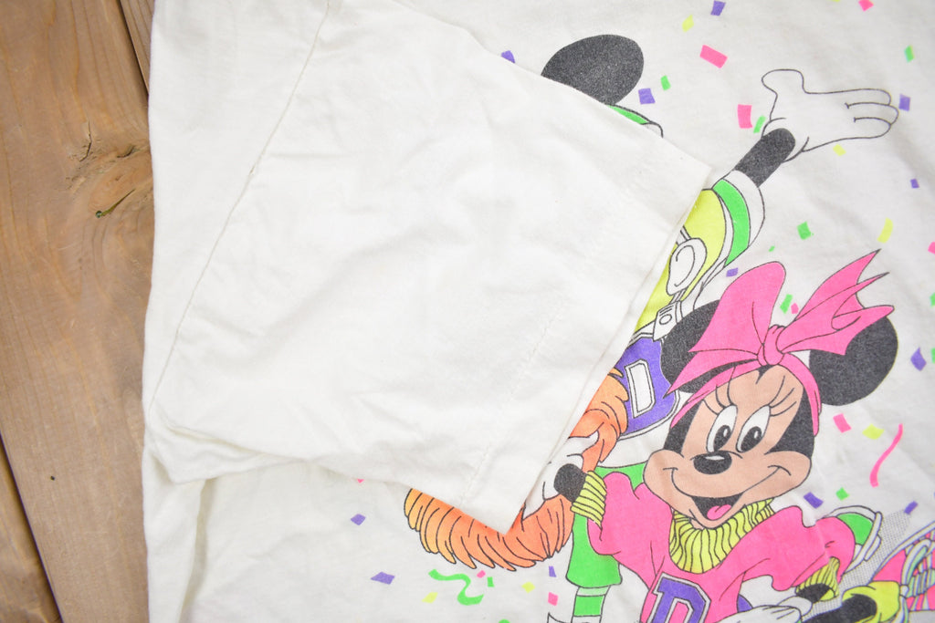 Vintage 1990s Mickey & Minnie Mouse Graphic T-Shirt
