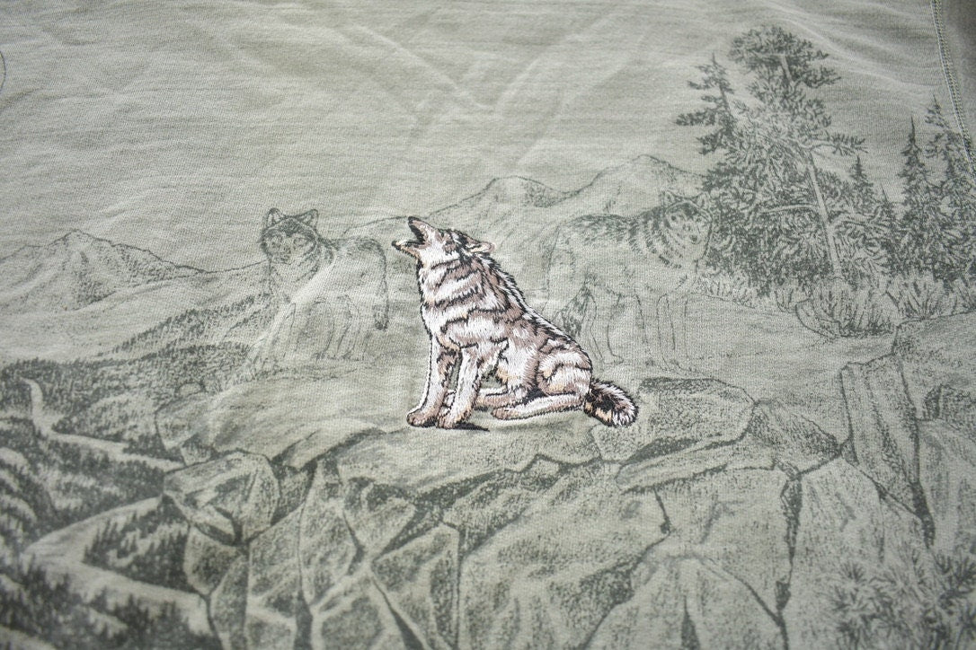 Vintage 1990s Embroidered Wolf All Over Print Crewneck Sweatshirt