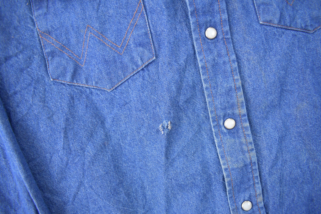 Vintage 1990s Wrangler Western Style Denim Snap Button Shirt