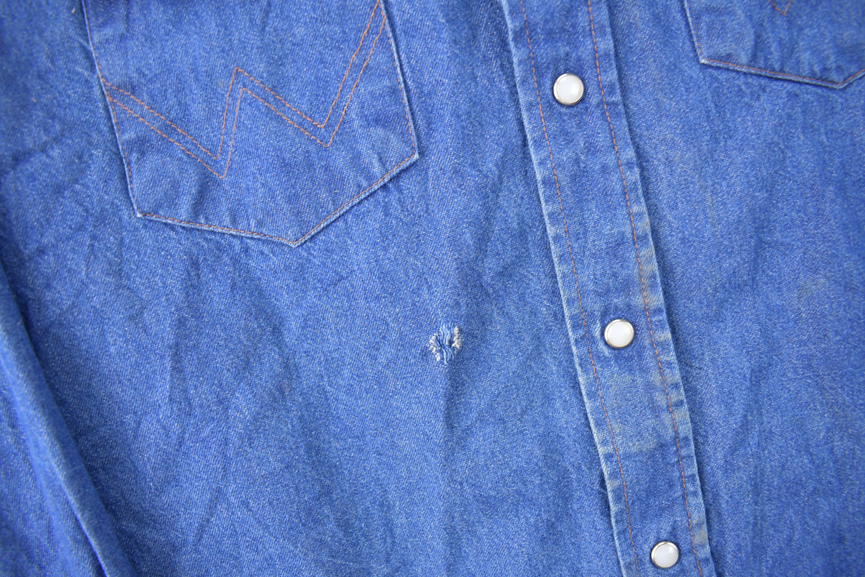 Vintage 1990s Wrangler Western Style Denim Snap Button Shirt