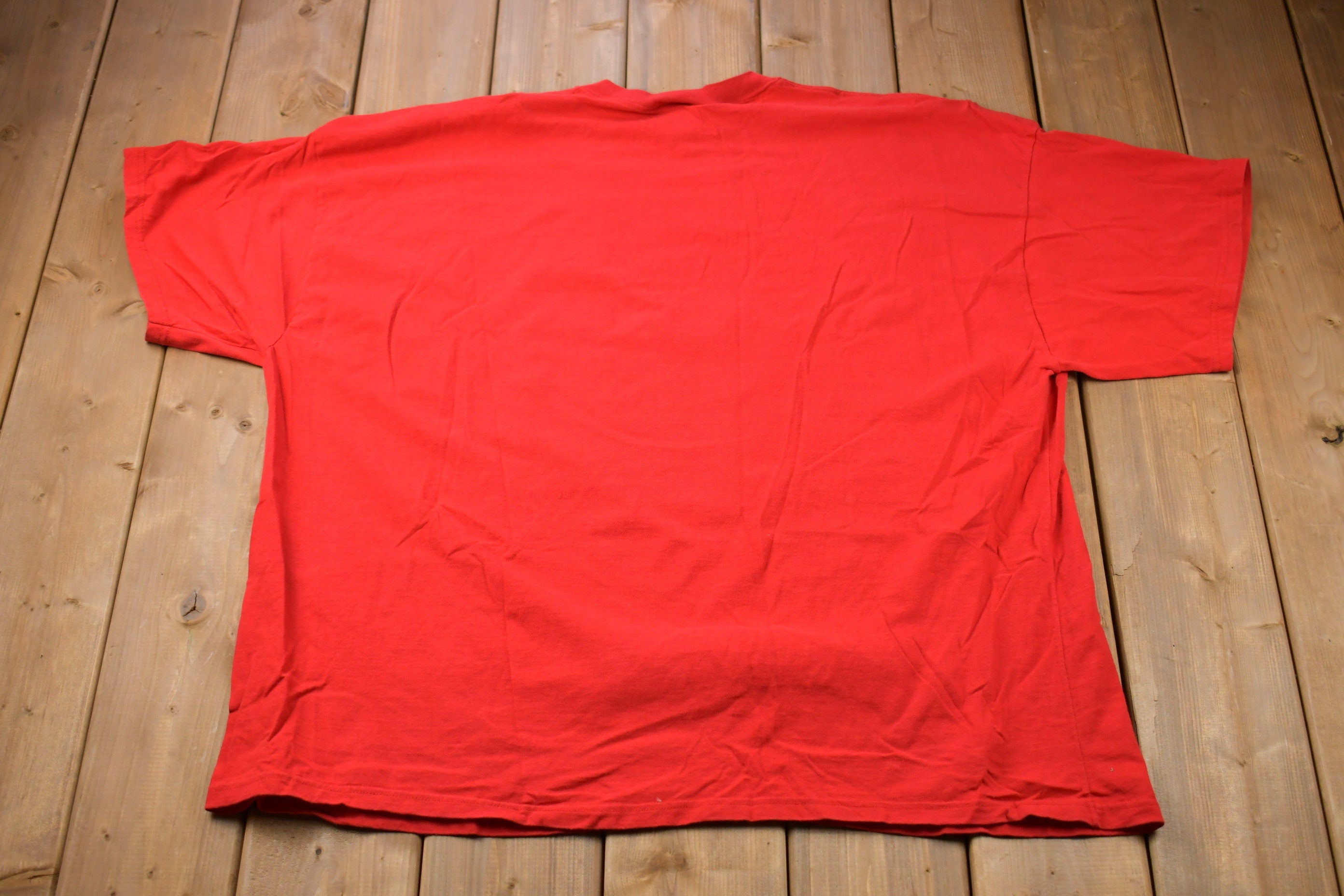 Vintage 1997 Chicago Bulls NBA 5-Peat Champions Logo Athletic Made In USA Graphic T-Shirt