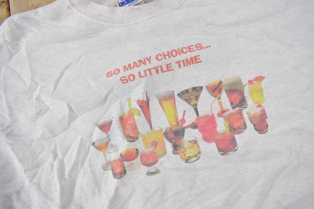 Vintage 1990s So Many Choices So Little Time Beverage Graphic Crewneck Sweatshirt Size XL
