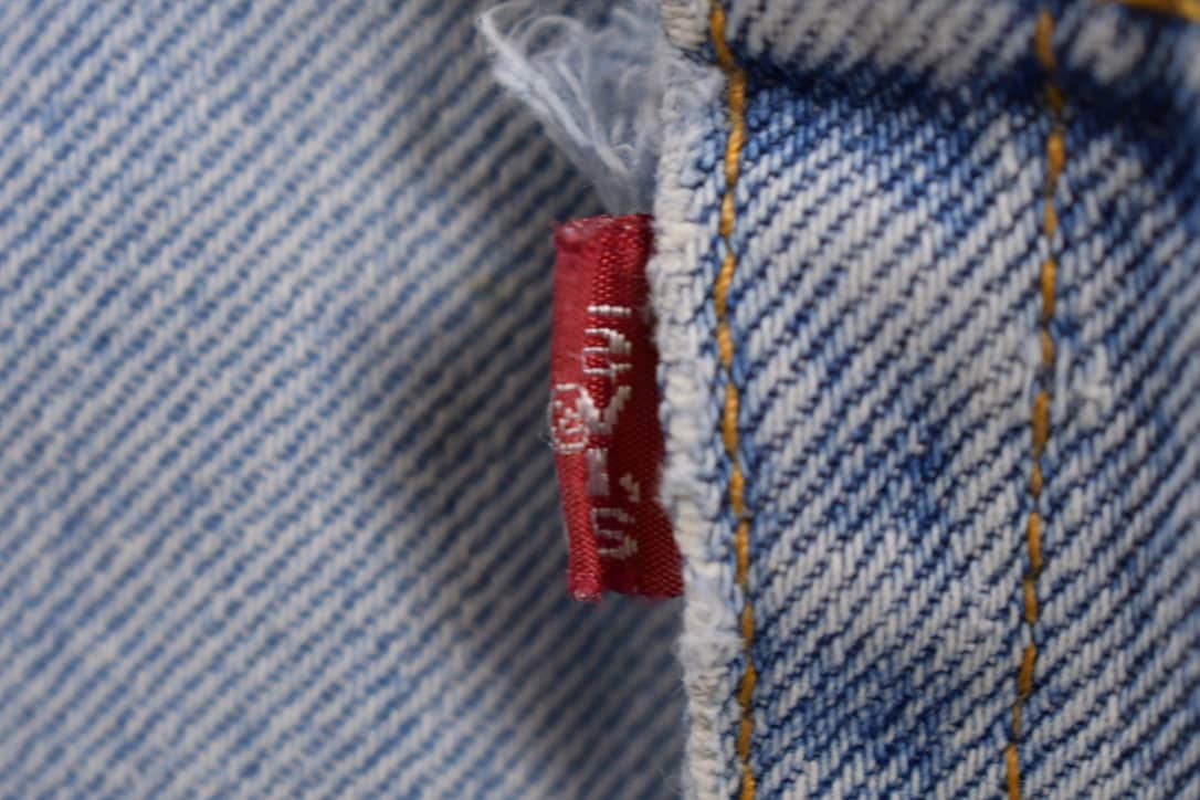 Vintage 1990s Levi's 505 Red Tab Jeans Size 32 x 30.5