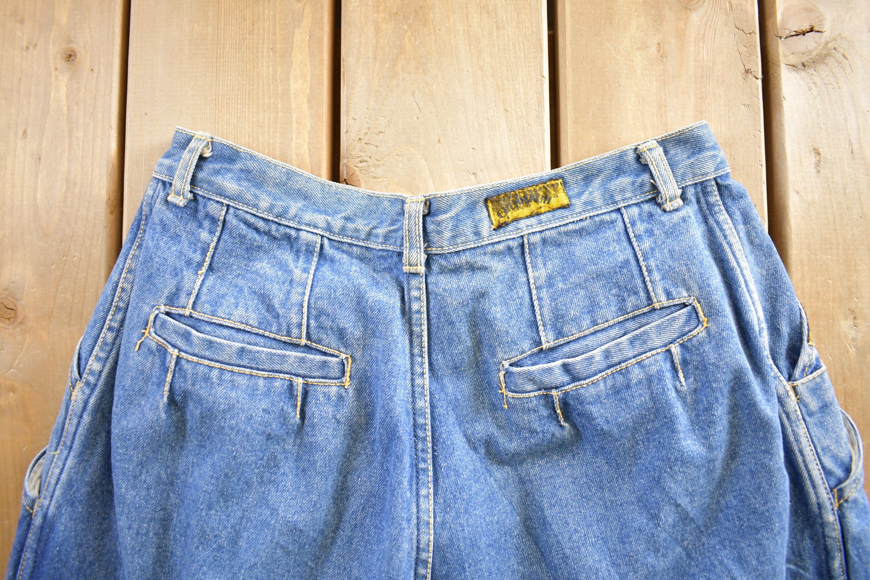 Vintage 1990s Chennai High Waisted Mom Jeans Size 30x27