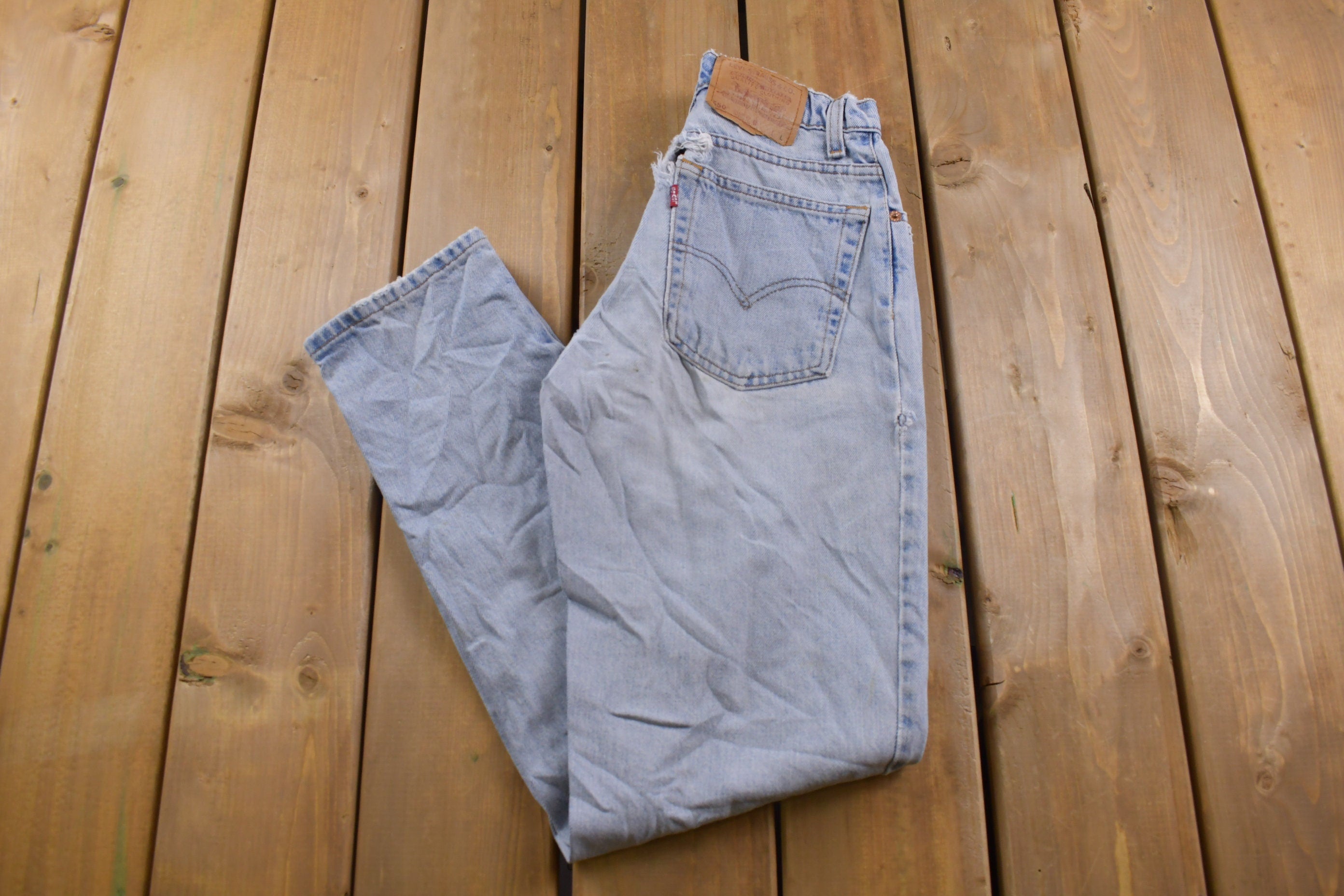 Vintage 1990s Levi's 550 Red Tab Distressed Jeans Size 26 x 32