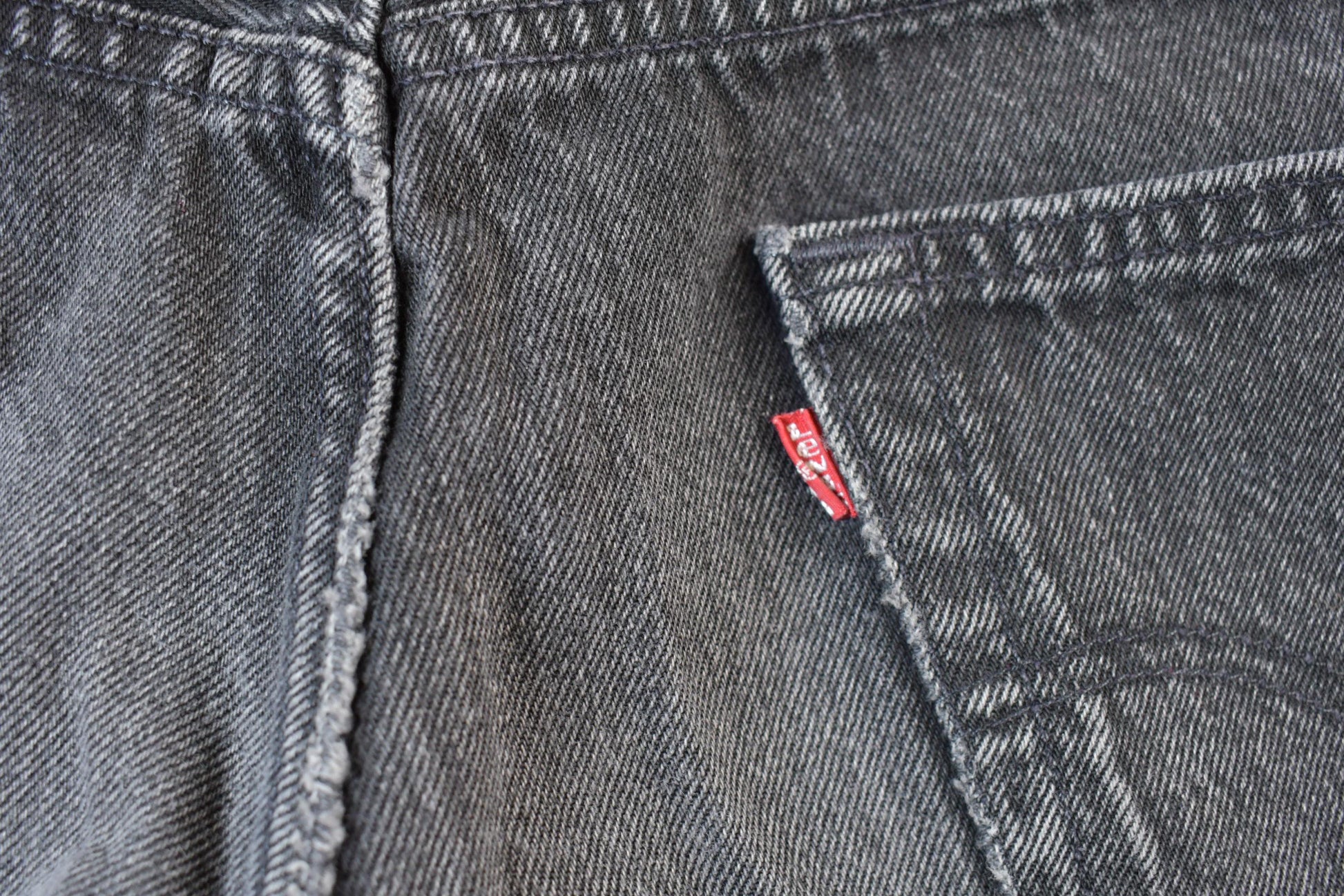 Vintage 1990s Levi's 501 Red Tab Jeans Size 36 x 30