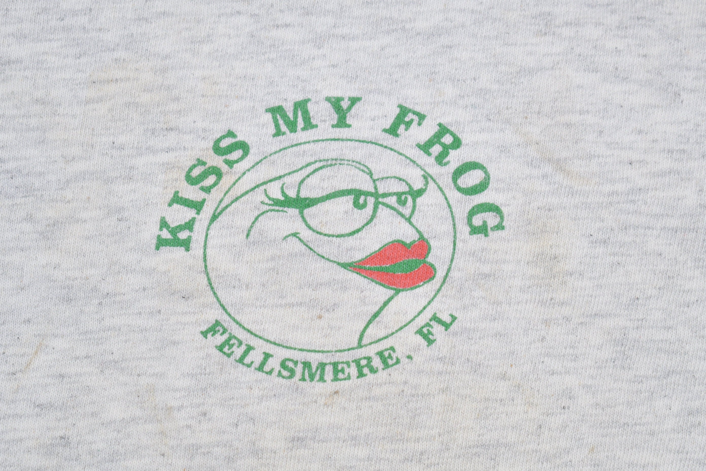 Vintage 1990s Fellsmere Florida Kiss My Frog Long Sleeve T Shirt