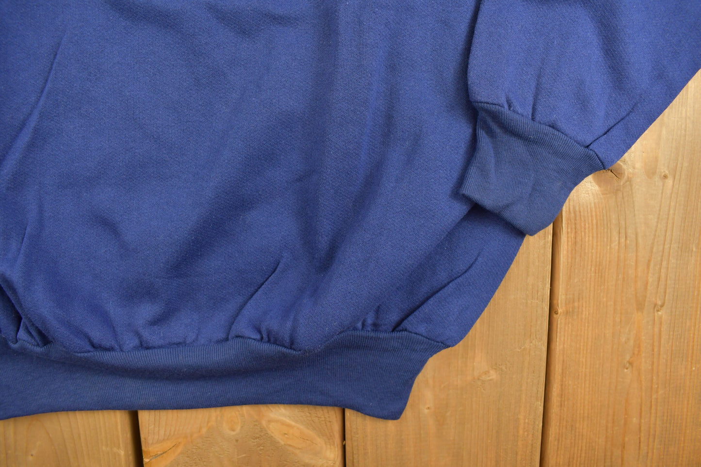 Vintage 1980s Blank Blue Stag Crewneck Sweatshirt / 80s Crewneck / Made In Canada / Essential / 80s Blank / Raglan Sleeve Crewneck