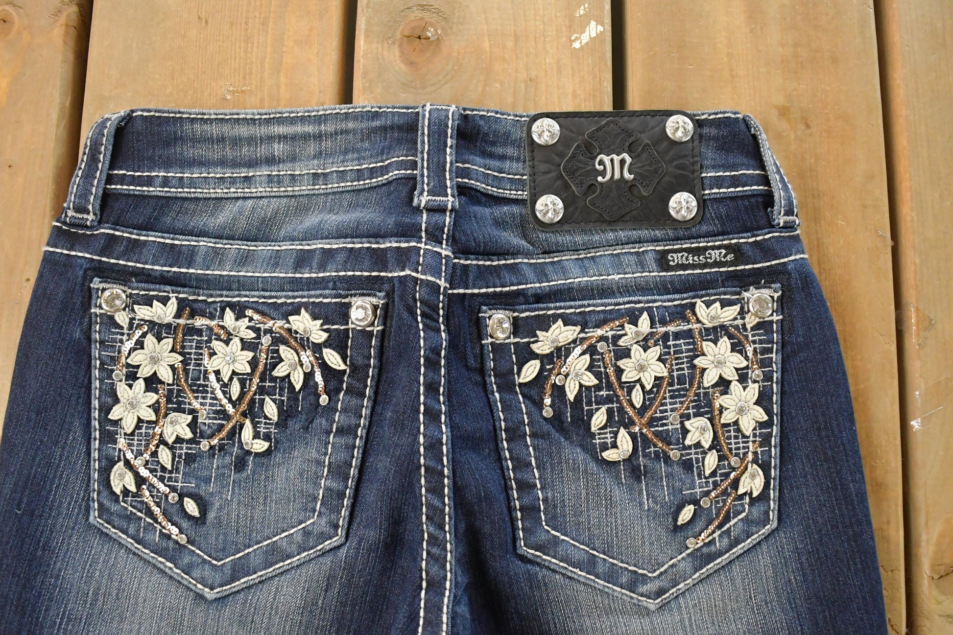 Vintage Y2K Miss Me Bedazzled Low Rise Jeans Women's Size 26x31