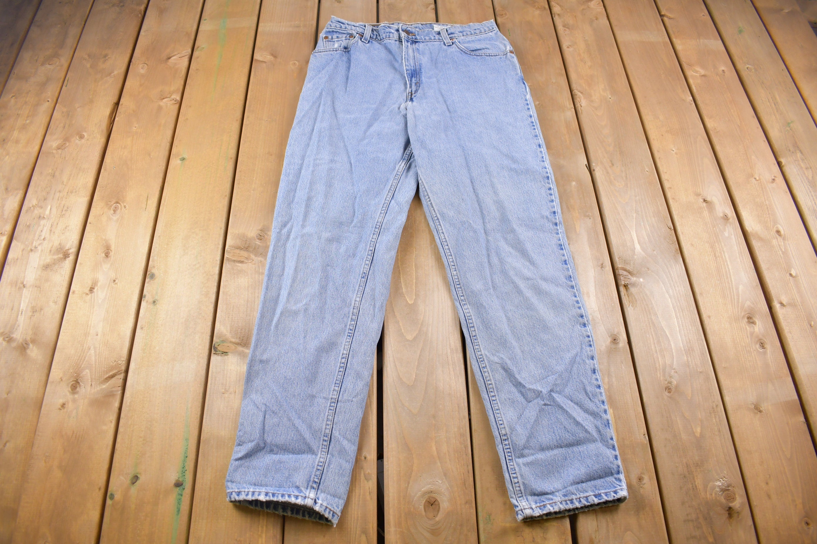 Vintage 1990s Levi's 550 Red Tab Jeans Size 32 x 31