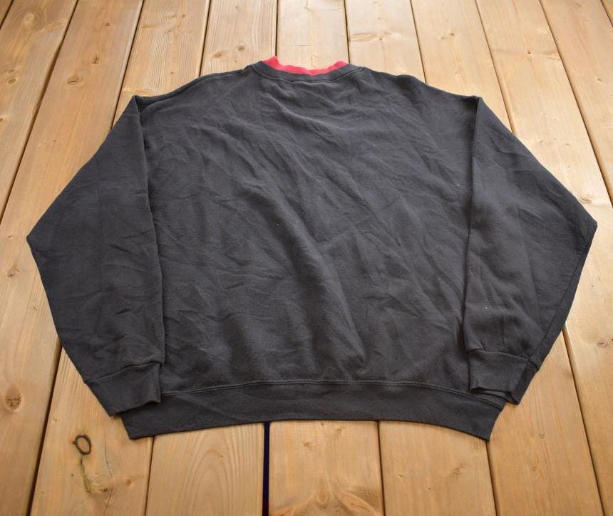 Vintage 1980s Embroidered Cardinal Nature Theme Lee Crewneck Sweatshirt Made In USA