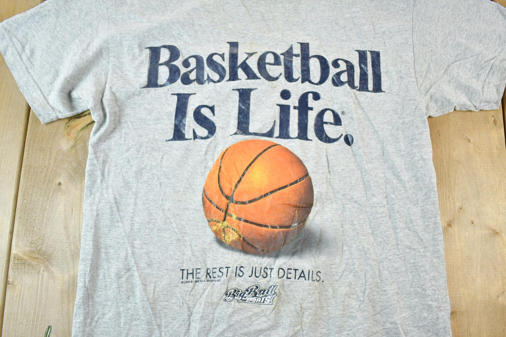 Vintage 1990s Basketball Is Life Souvenir T-Shirt Mens M