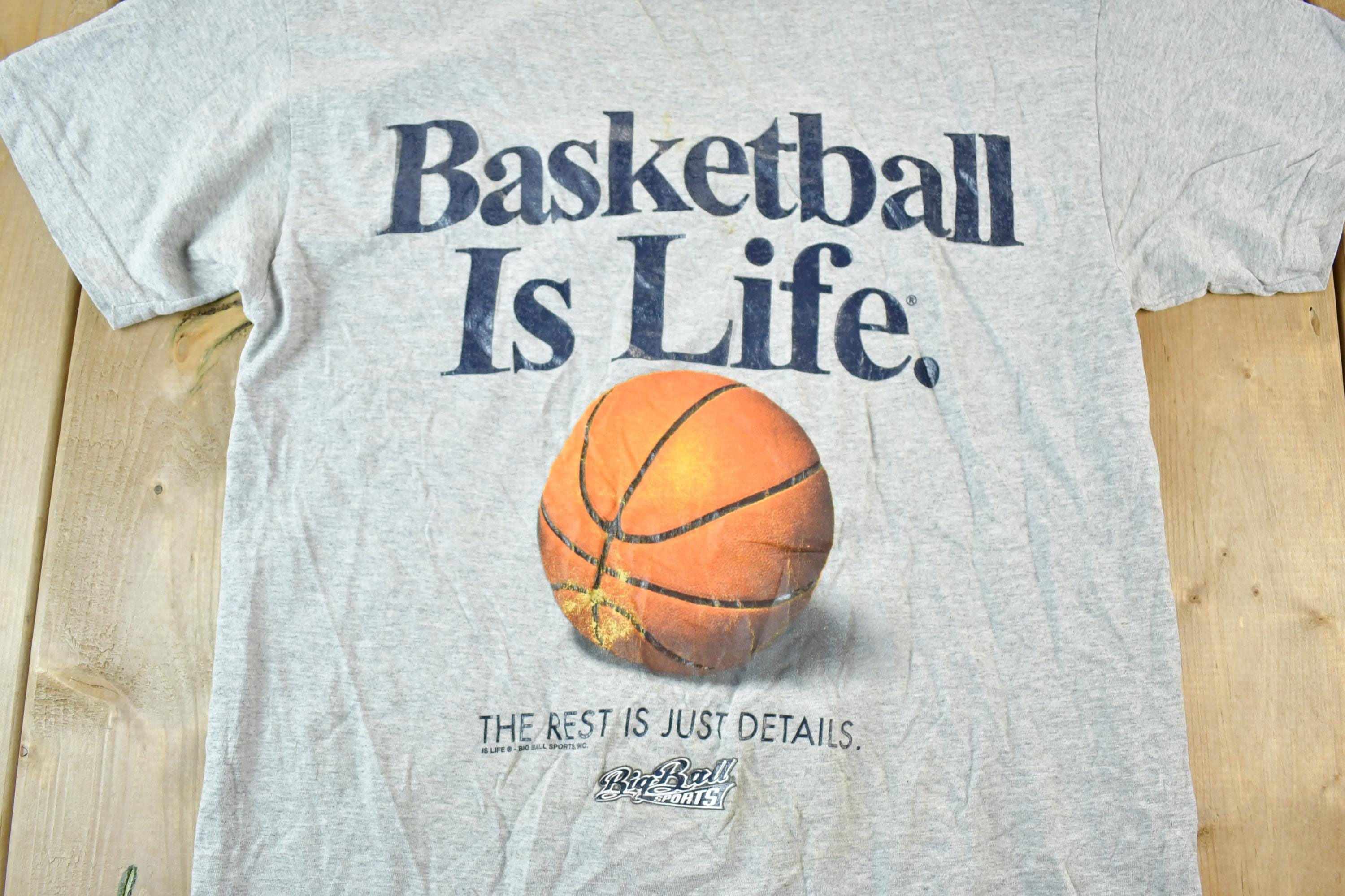 Vintage 1990s Basketball Is Life Souvenir T-Shirt Mens M
