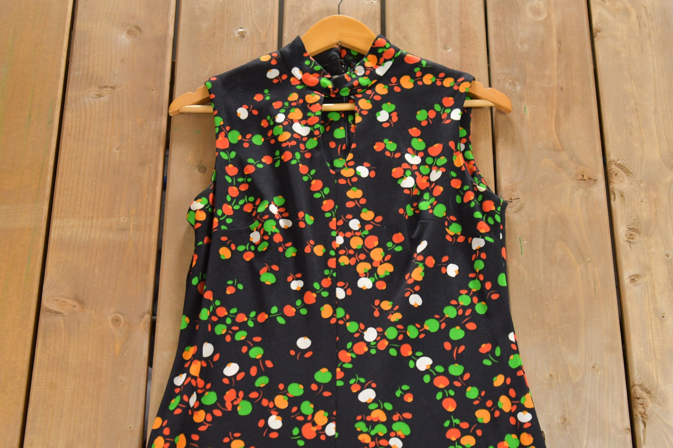 Vintage 1960s Sleeveless Flora Dress
