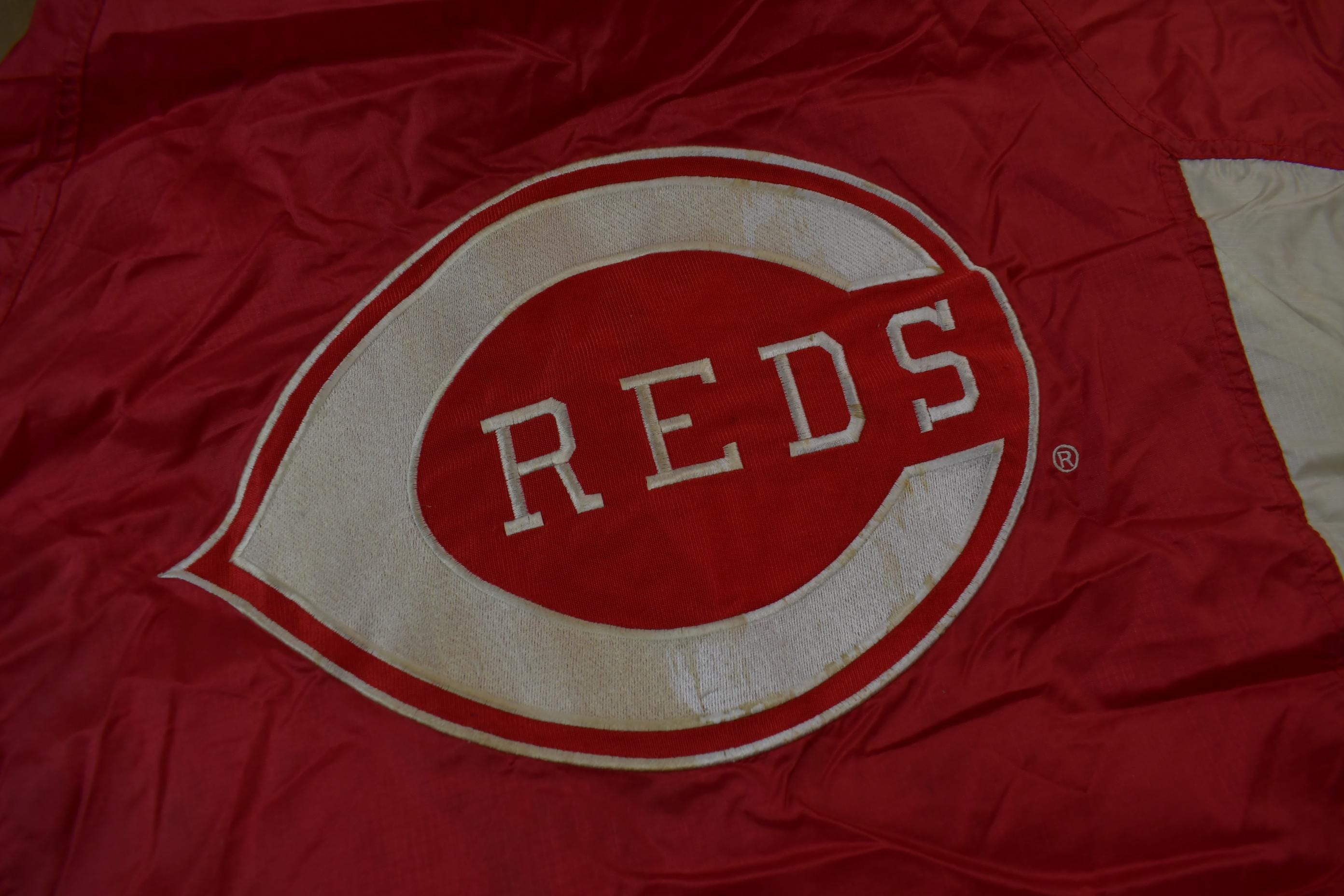 Vintage 1990s Cincinnati Reds MLB Windbreaker Jacket
