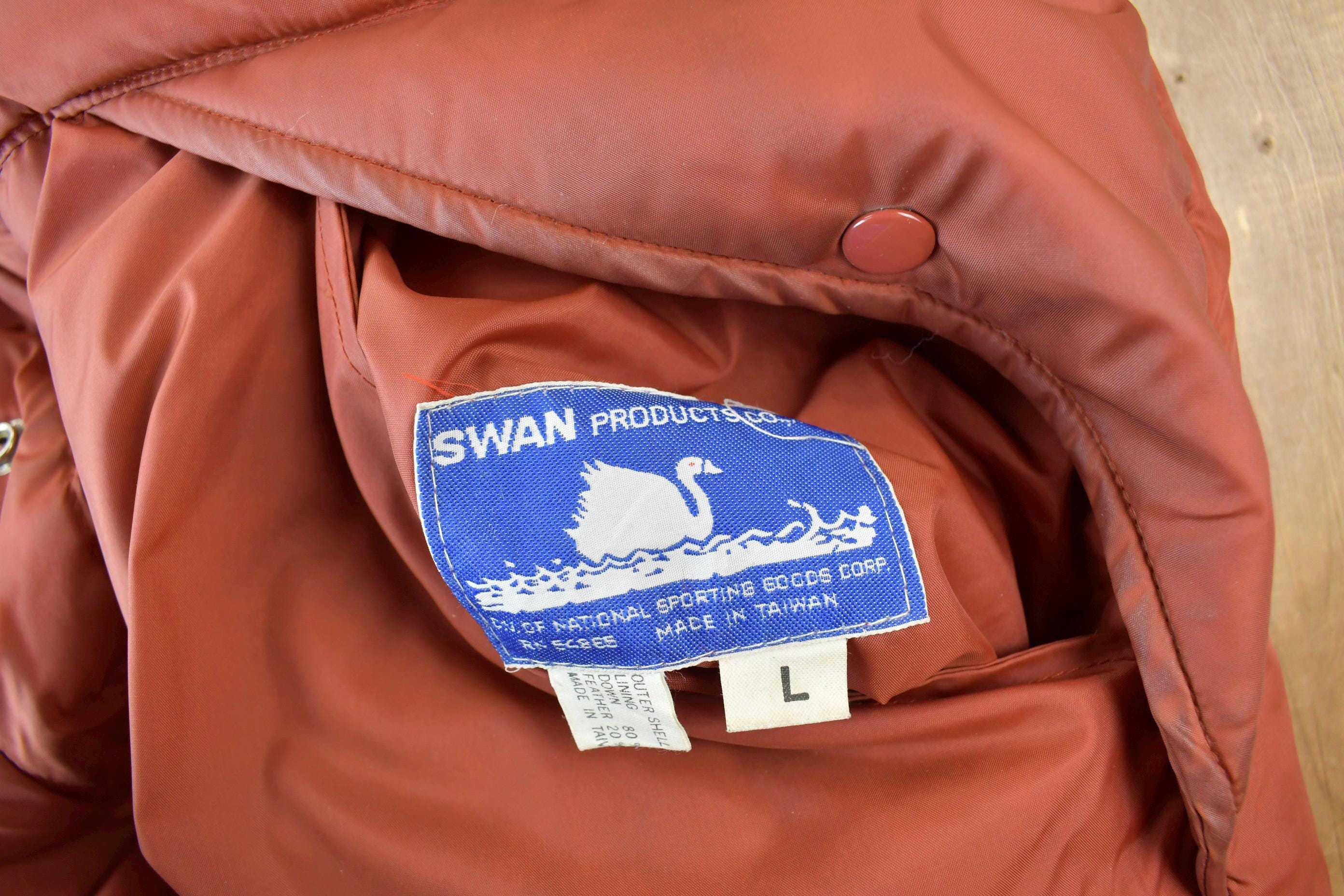 Vintage 1980s Beige & Red Reversible Swan Productions Puffer Vest