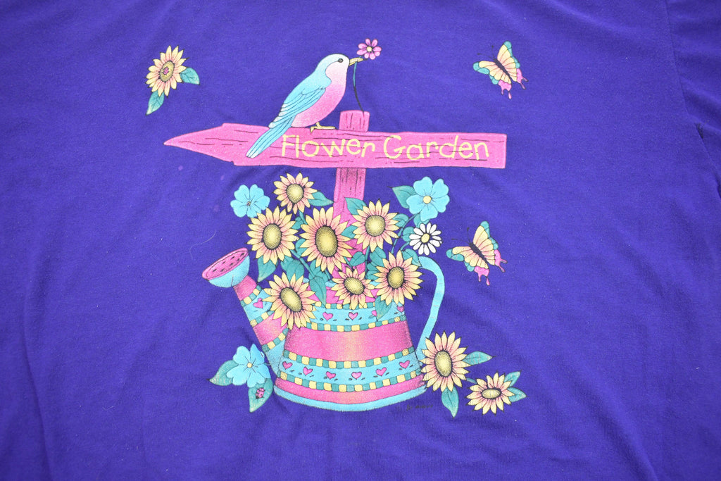 Vintage 90's Cute Flower Garden Animal T-Shirt