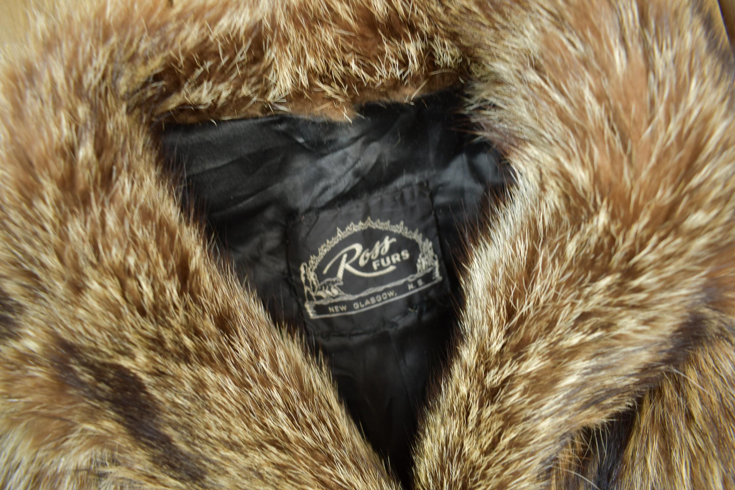 Vintage 1970s Ross Furs Adjustable Length Brown Raccoon Fur Coat