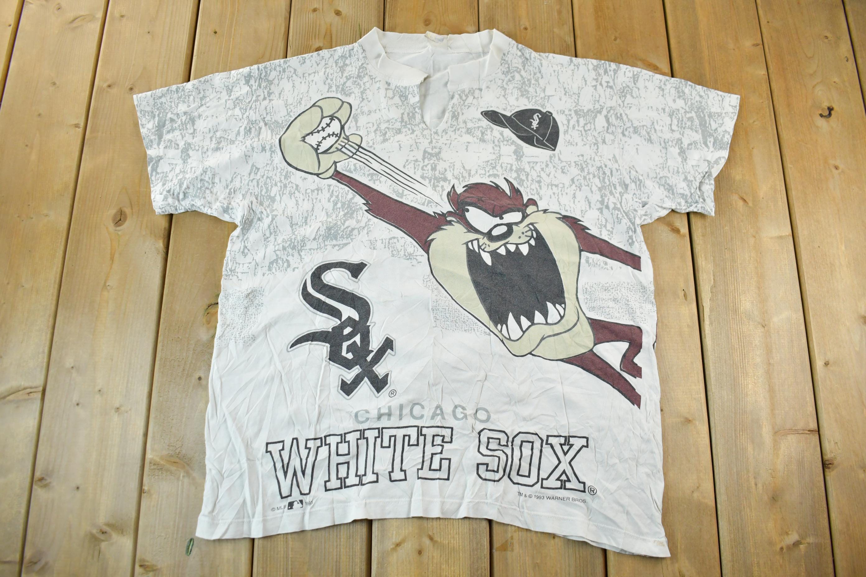 Vintage 1990s Looney Tunes Chicago White Sox MLB Cartoon Promo T-Shirt / Distressed / 90s Graphic Tee / Taz / Made In USA / Baseball