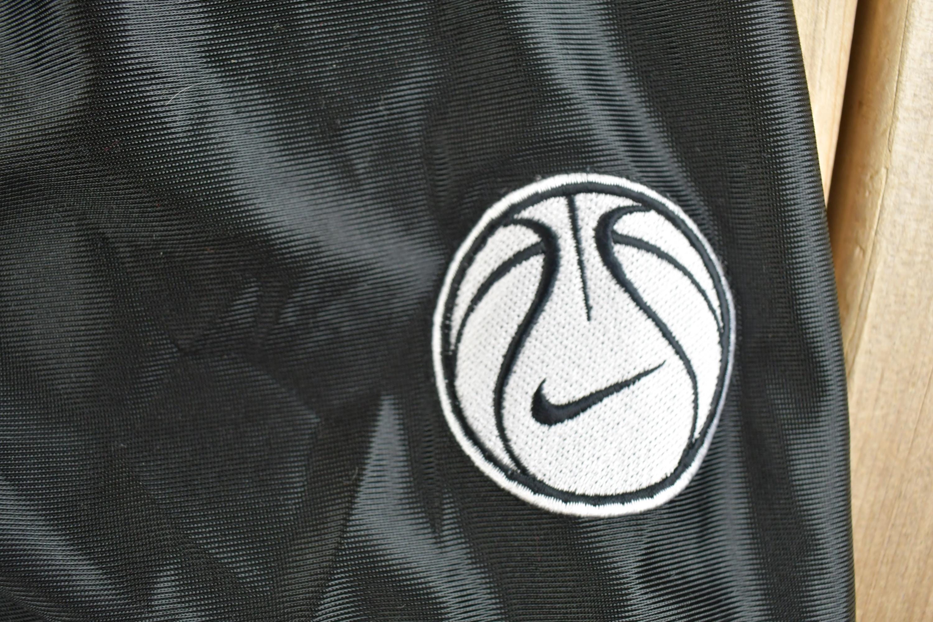 Vintage Y2K Nike Basketball Mini Swoosh Shorts Size M