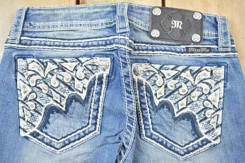 Vintage Y2K Miss Me Bedazzled Low Rise Jeans Size 26x33