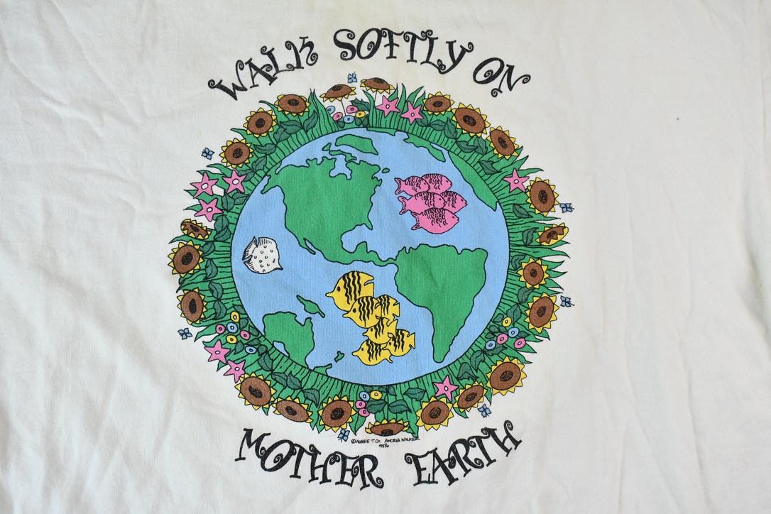 Vintage 1990s Aussie T Company Walk Softly on Mother Earth Single Stitch Graphic T-Shirt