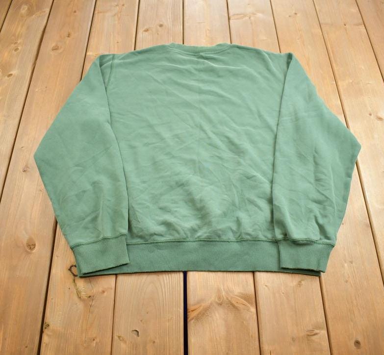 Vintage 2000s Nike Embroidered Mini Swoosh Crewneck Sweatshirt