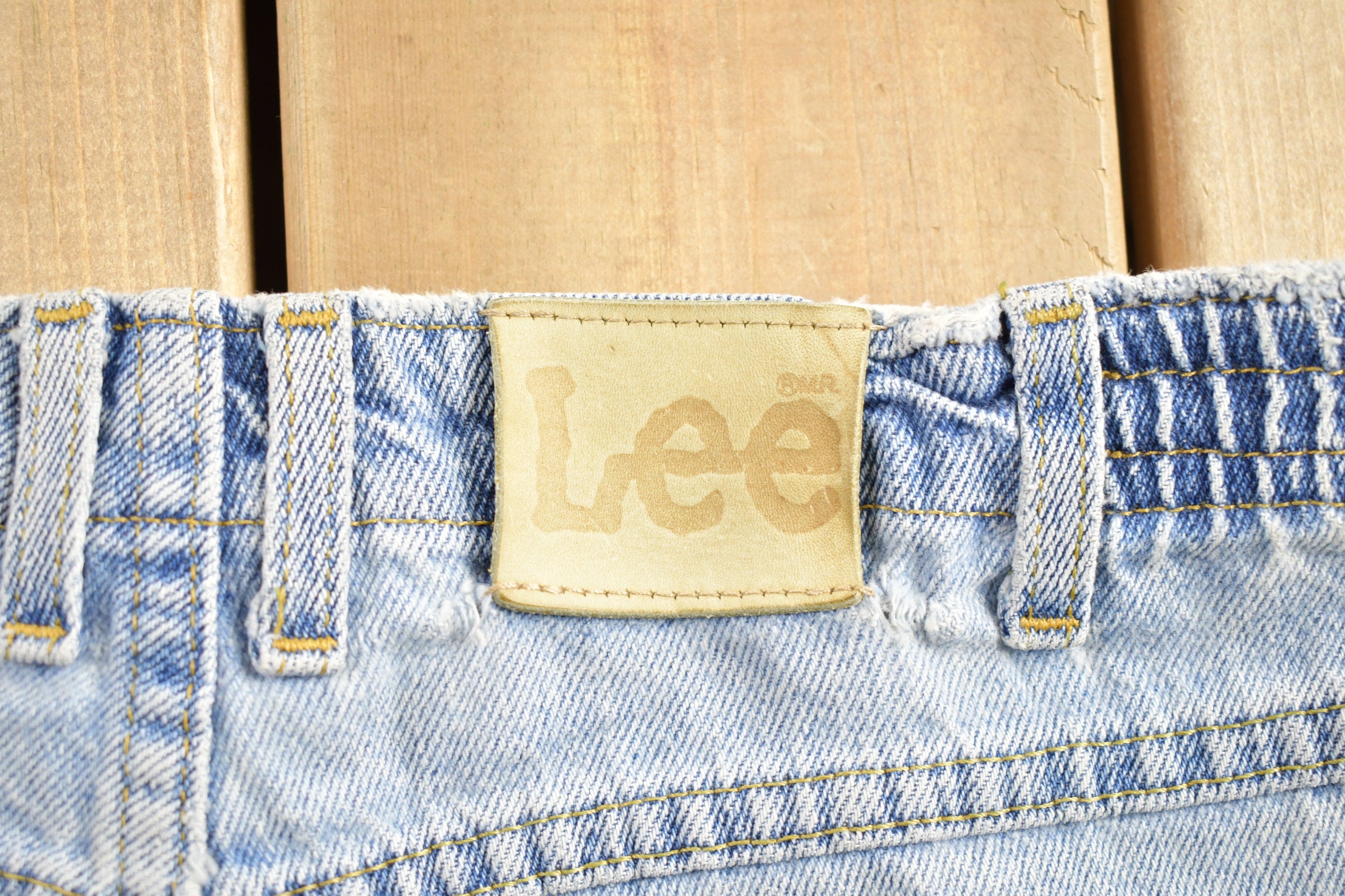 Vintage 1990s Lee Light Wash Denim Jeans 29 - 31 x 26.5 / Vintage Denim / Distressed Jeans / Streetwear Fashion / Vintage Pants