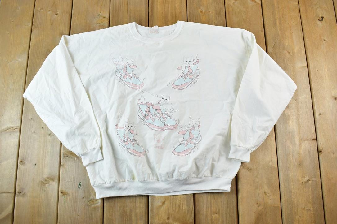 Vintage 1990s Banff Canada Cute Kitten Sneakers Crewneck Sweatshirt