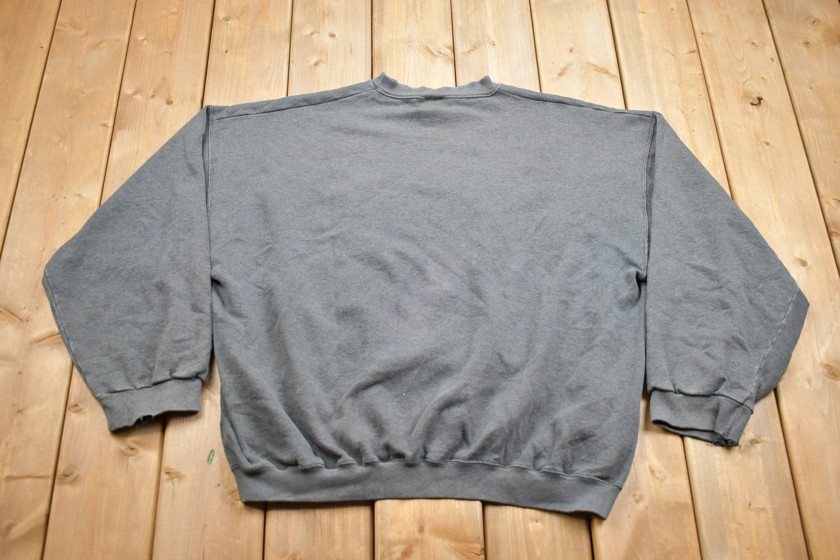 Vintage 1990s Wolf Mountain Outpost Crewneck