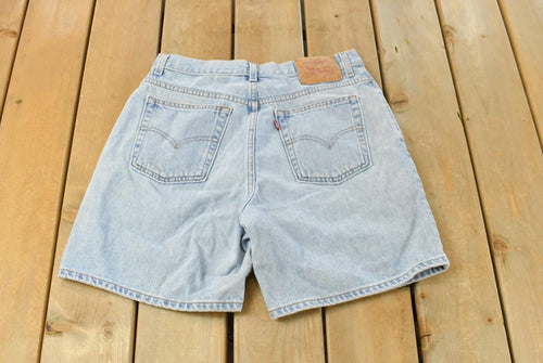Vintage 1990s Levi's Denim Jean Shorts Women's 31 / Relaxed Fit / 90s Shorts / Denim Shorts / Jorts