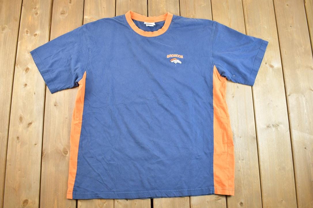 Vintage 1990s Denver Broncos NFL Graphic T-Shirt