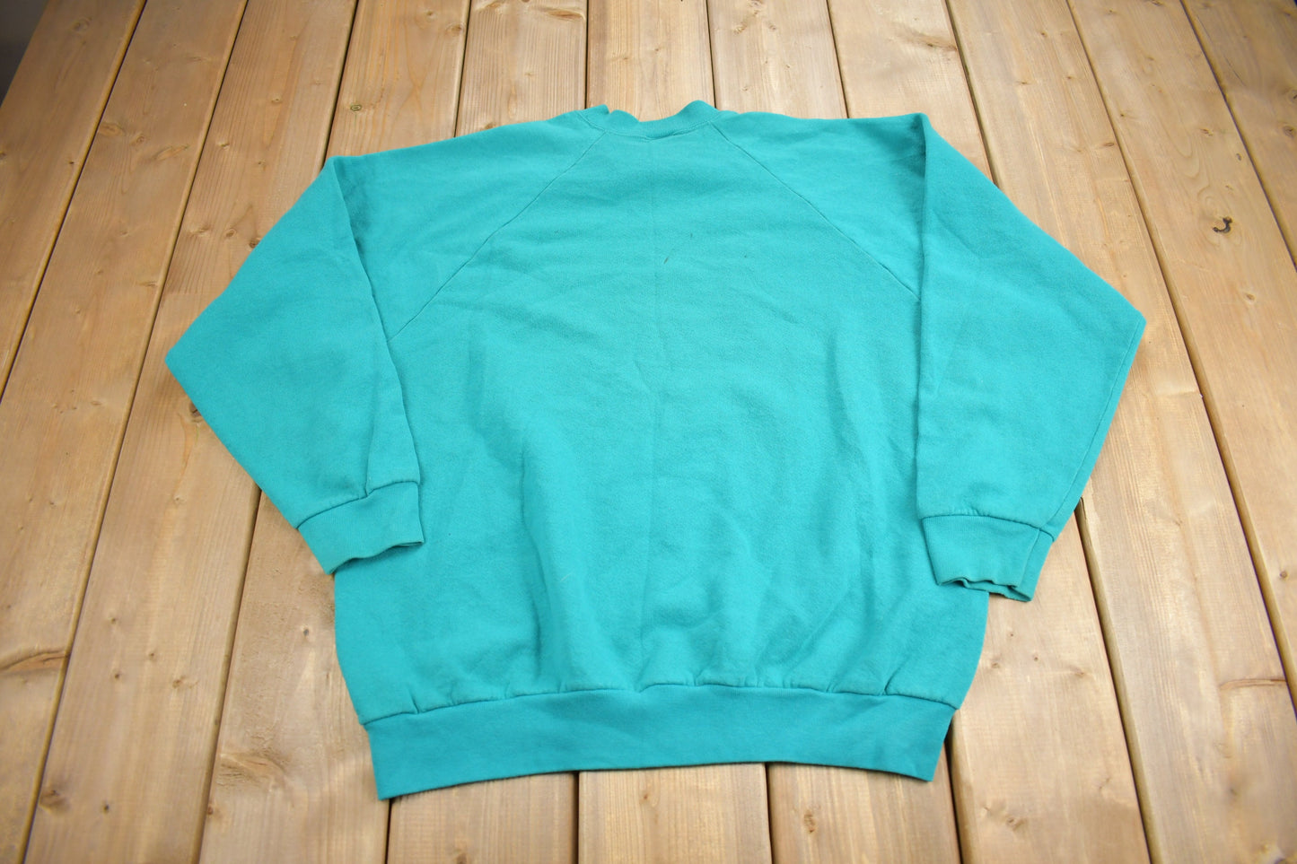 Vintage 1980s Blank Turquoise Crewneck Sweatshirt / 80s Crewneck / Essential / Streetwear / 80s Blank / Raglan Sweater / Made In USA