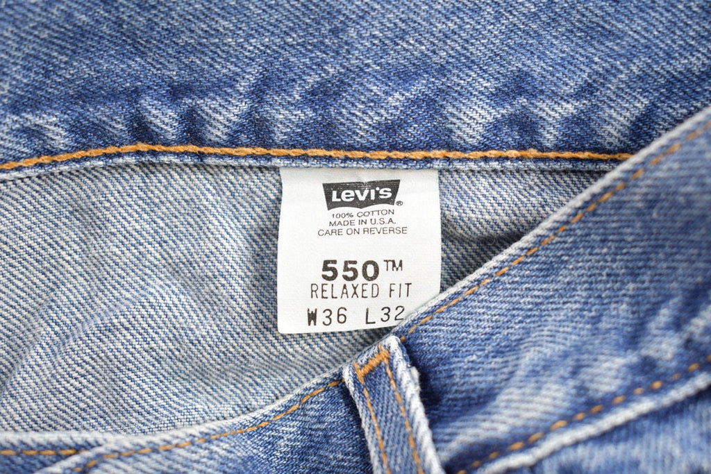 Vintage 1990s Levi's 550 Red Tab Jeans Size 36 x 32