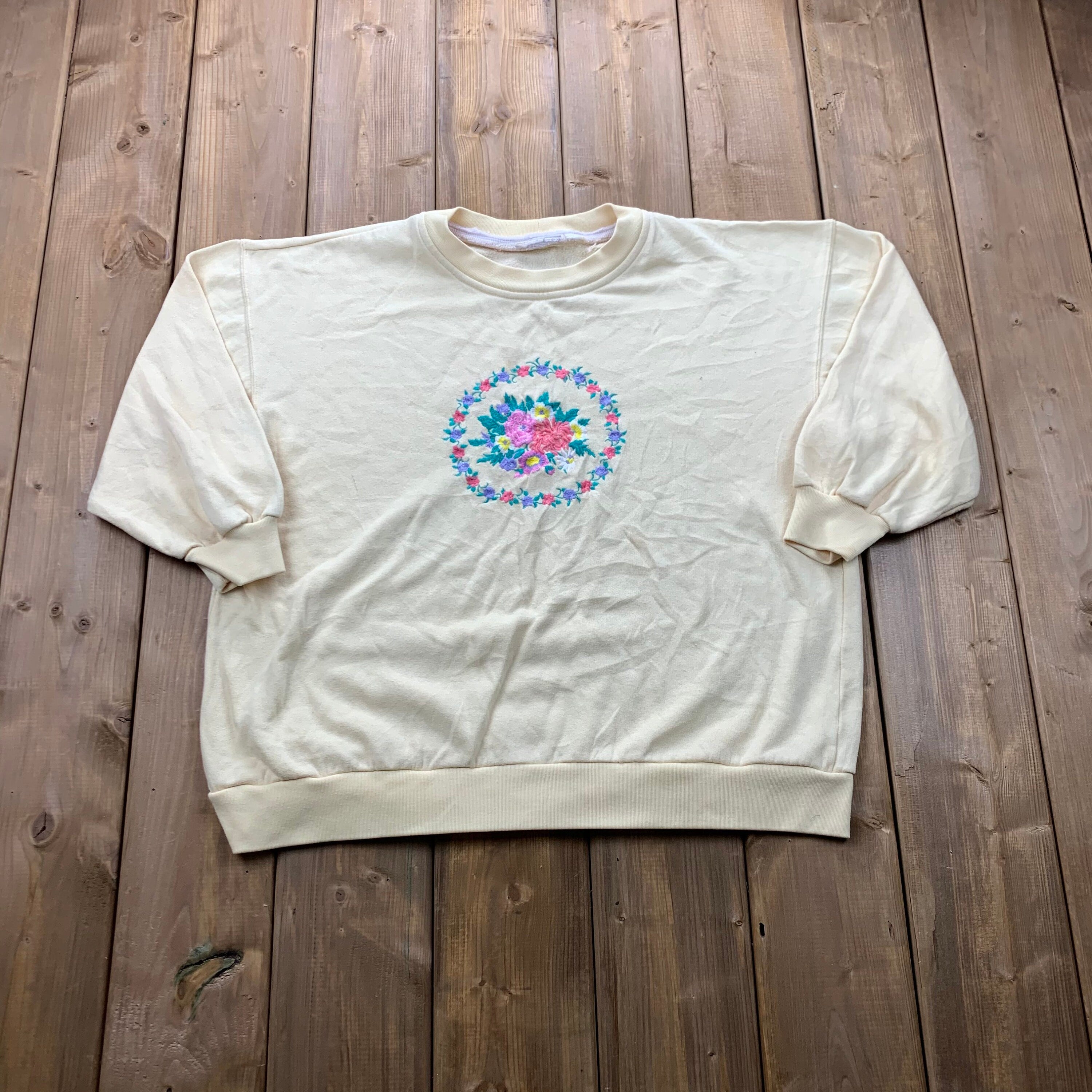 Vintage 90's Floral Embroidered Crewneck