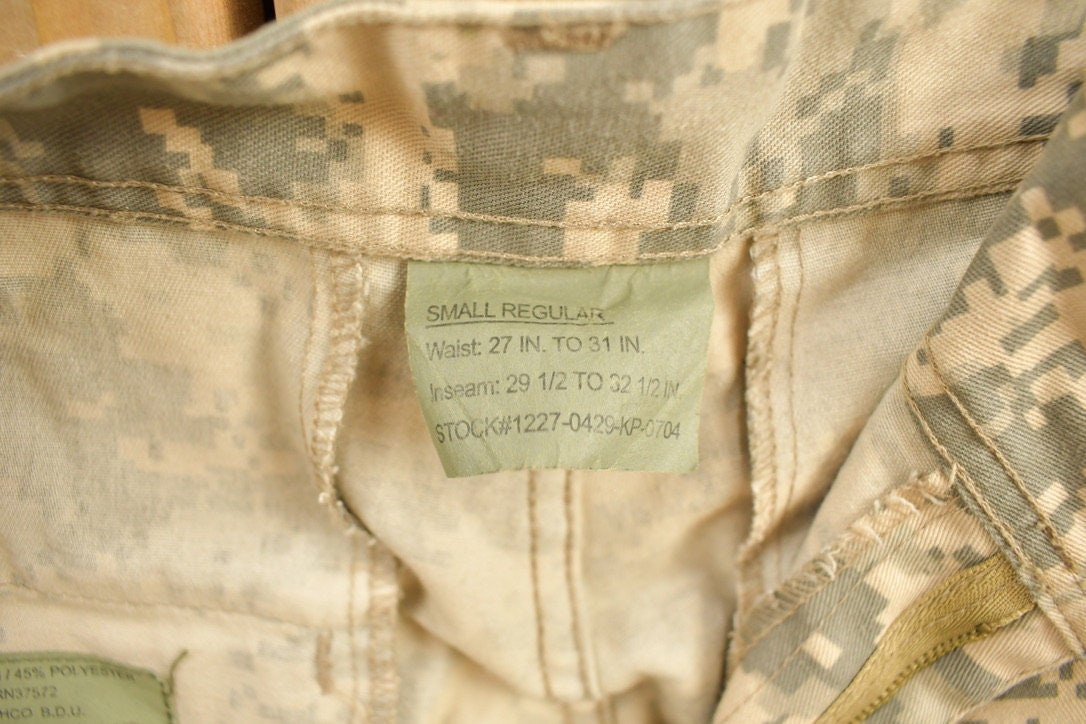 Vintage 1990s Military Digital Camouflage Cargo Pants Size 27 x 30 / Streetwear / Army Pants / Vintage Cargos / Digi Camo / Tactical Pants